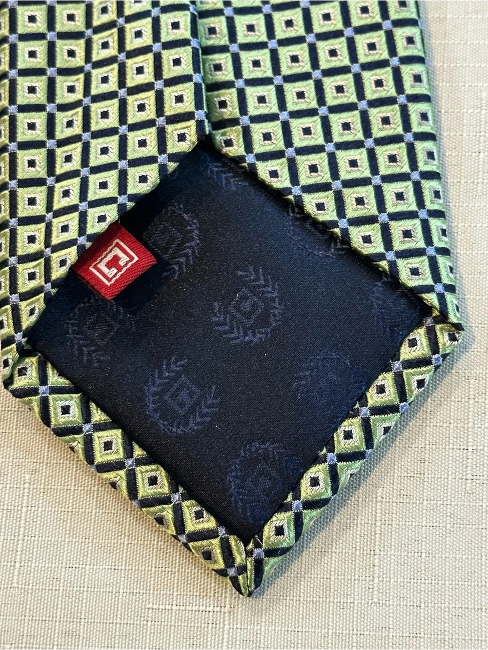 NWT Chaps 100% Silk Green Navy Geometric Men’s Tie
